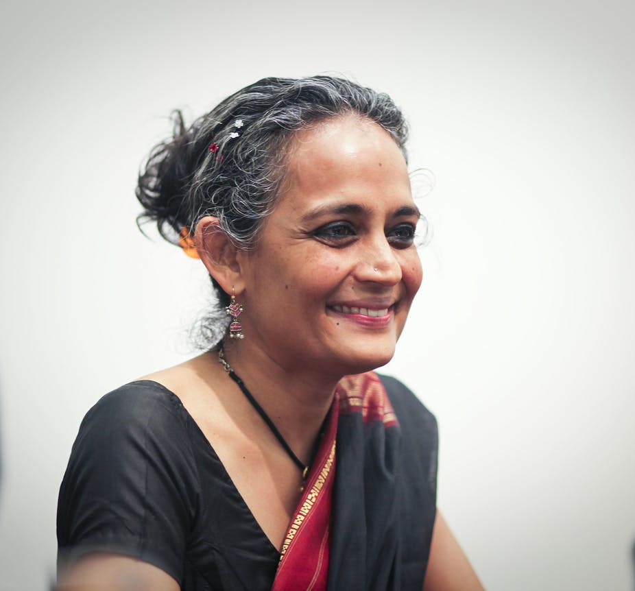 Novel Baru Arundhati Roy Memaparkan India